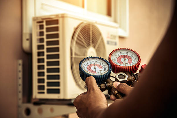Professional Hvac technician working in West Mansfield, OH